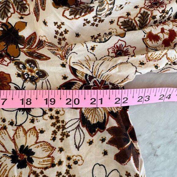 Maurices Floral Lace Trim Blouse size L NWT - Picture 6 of 8